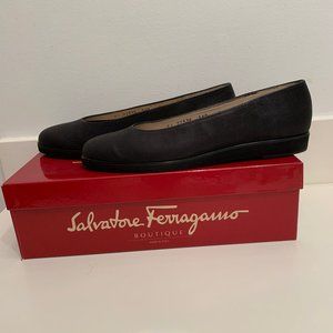 Vintage Ferragamo Black Pebble Leather Flats